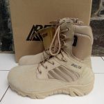 Sepatu Delta 8in
