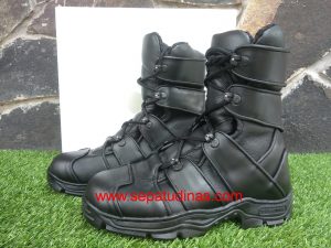 Sepatu Titans Djugernaut